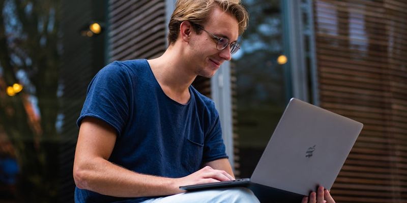 Student bijverdienste 2025: Hoeveel mag uw kind verdienen? | Certifisc